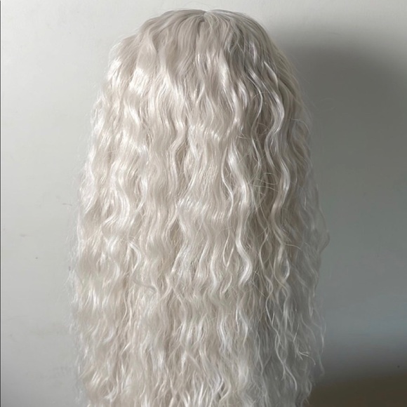 💫24” WHITE BLONDE  MIDDLE PART WAVY LACE FRONT WIG💫 *NWT*
🆕 - Picture 7 of 8